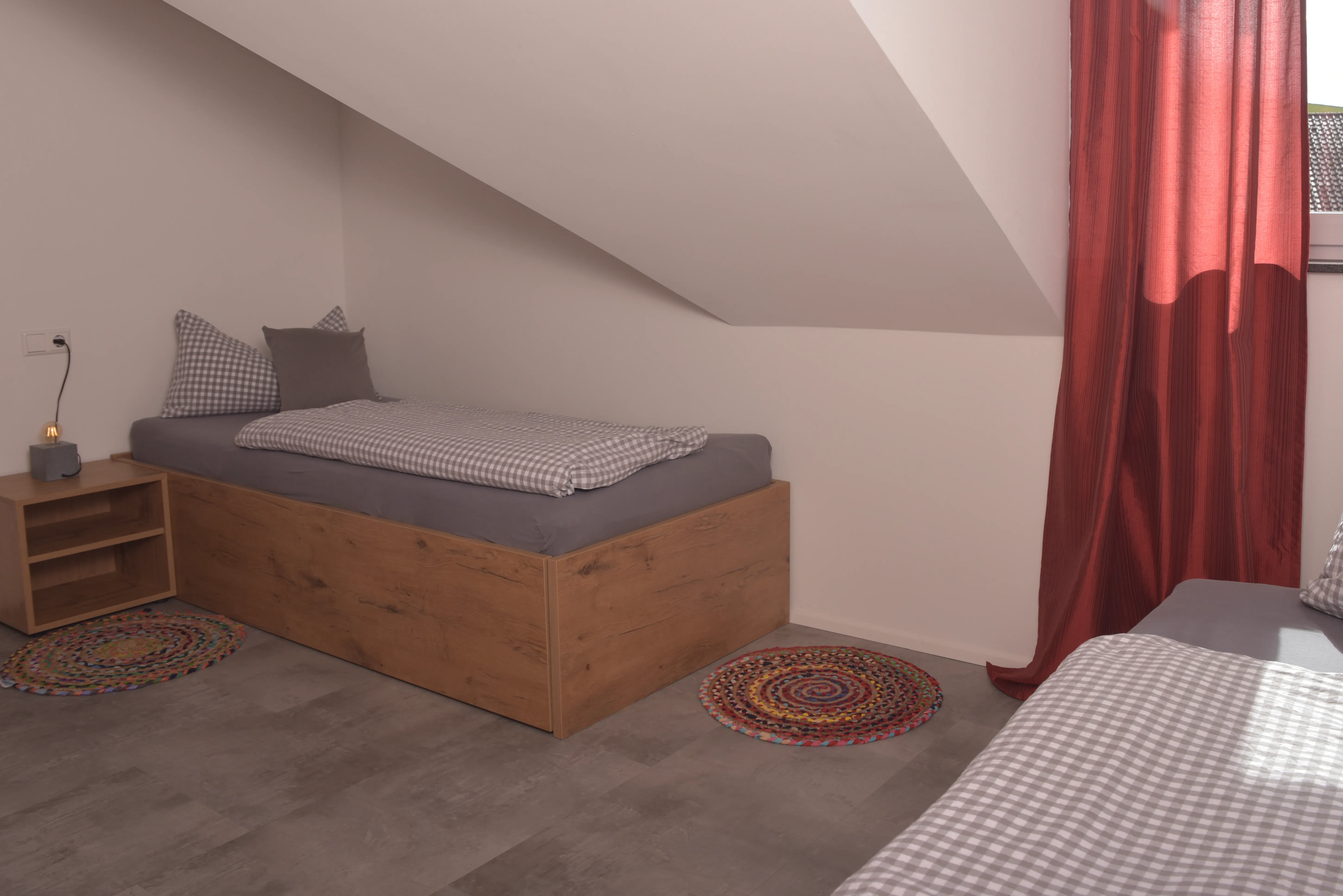 Das kleine Schlafzimmer mit 2 Einzelbetten, 1 davon ausziehbar